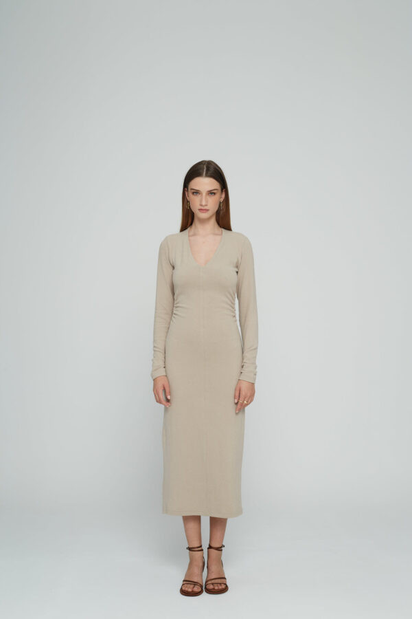 Alternative view of Ló dress