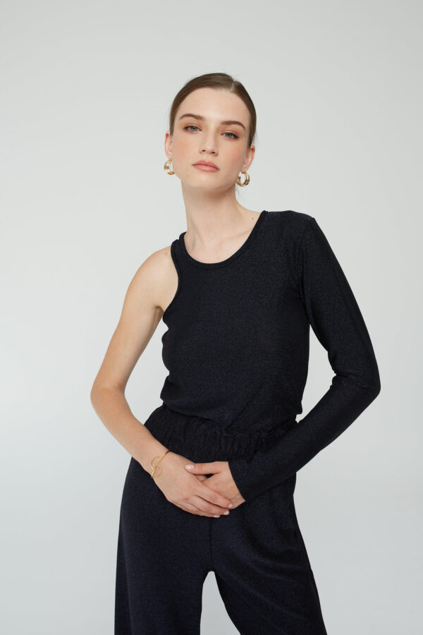 Nott one sleeve top