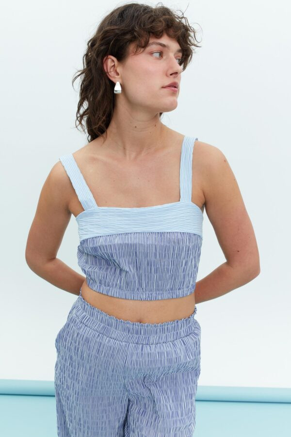 Alternative view of Alice Bustier
