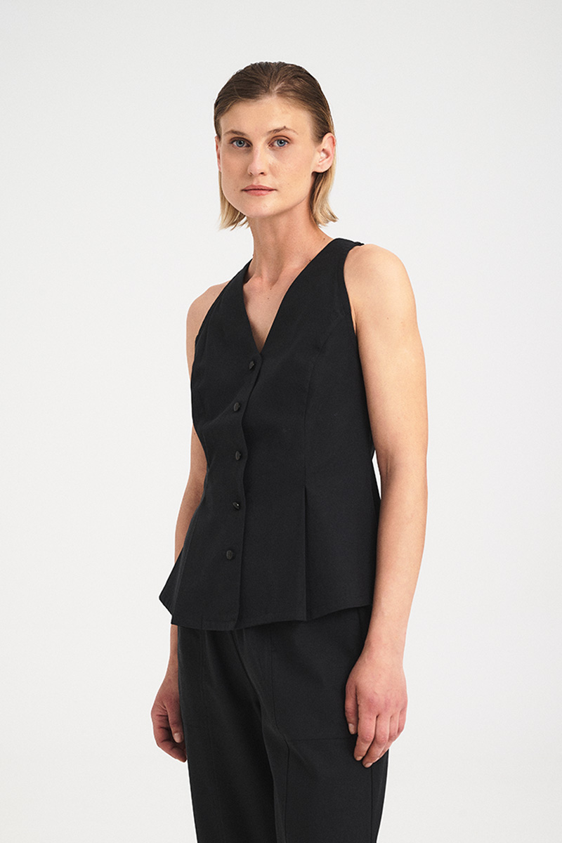 Tailored Buttoned Vest - Image 5