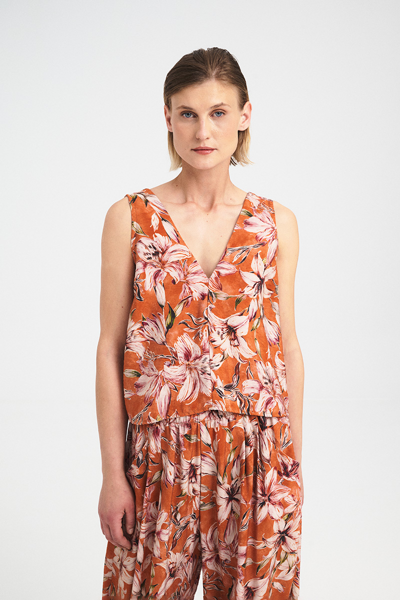 Sleeveless Floral V-Neck Top - Image 3