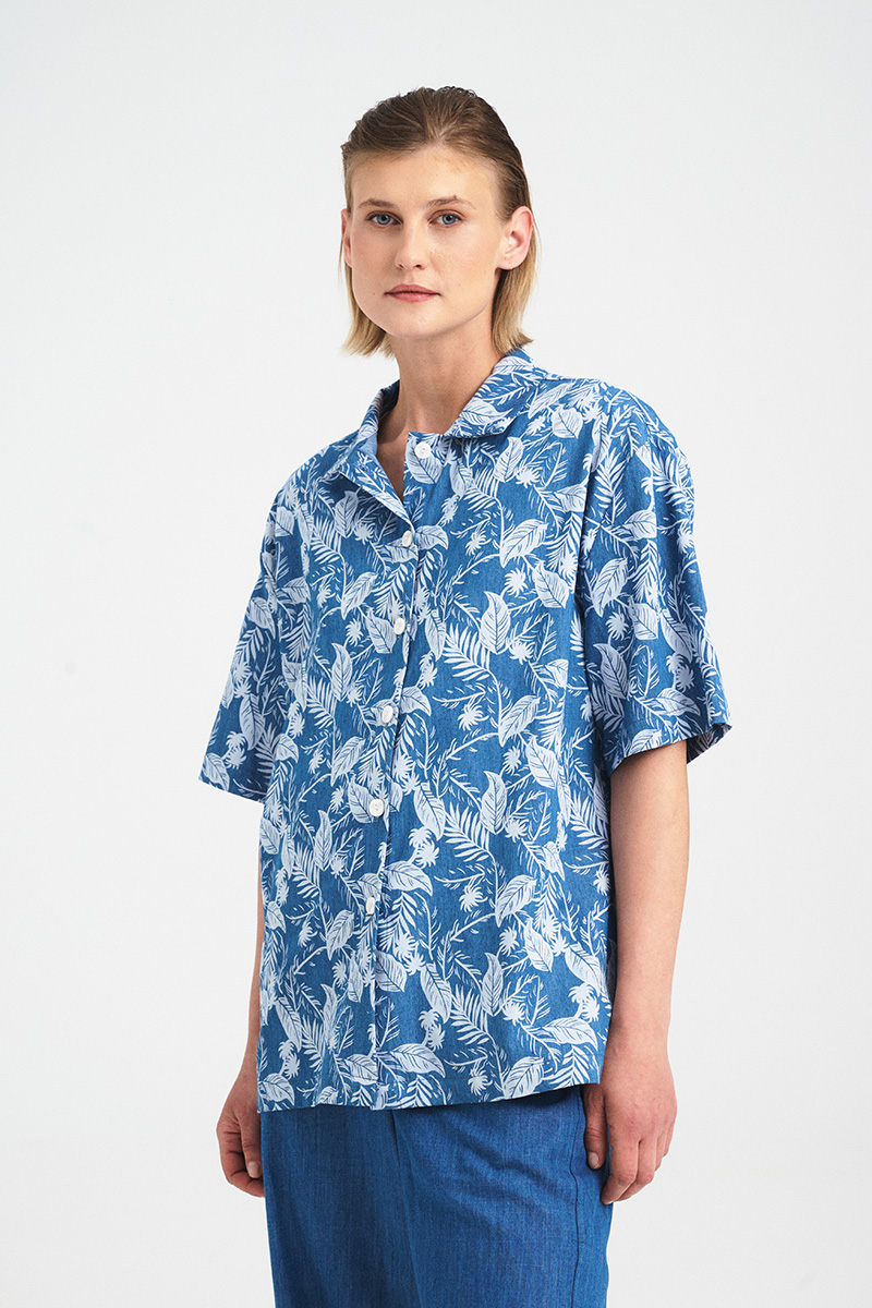 Alternative view of Short-Sleeve Printed Denim Shirt