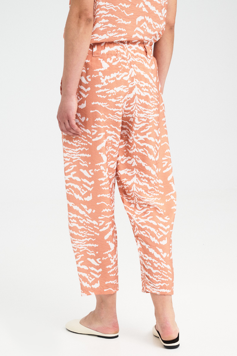 Soft Animal Print Tapered Pants - Image 4