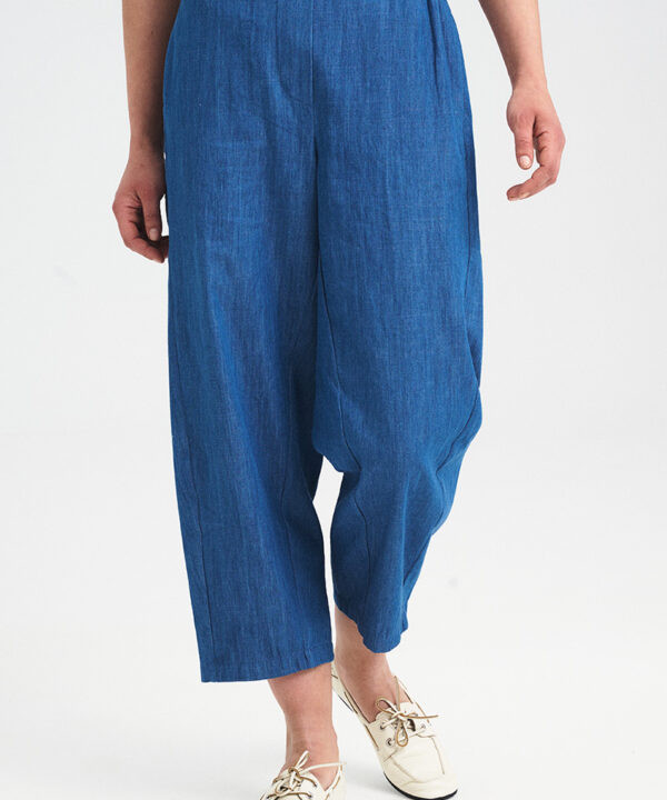 Alternative view of Barrel Jeans Pants