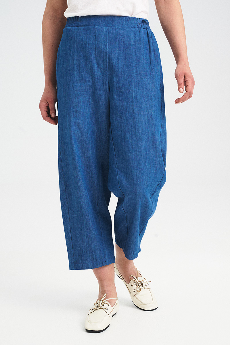 Alternative view of Barrel Jeans Pants