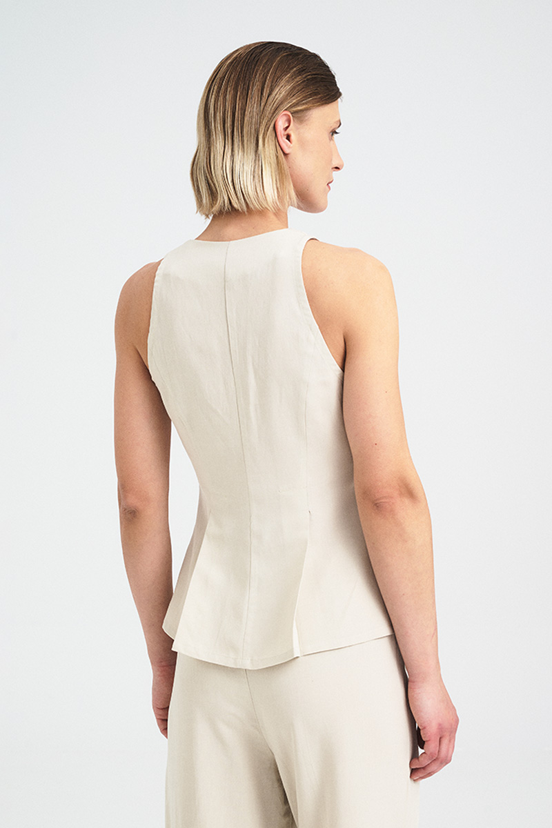 Tailored Buttoned Vest - Image 4
